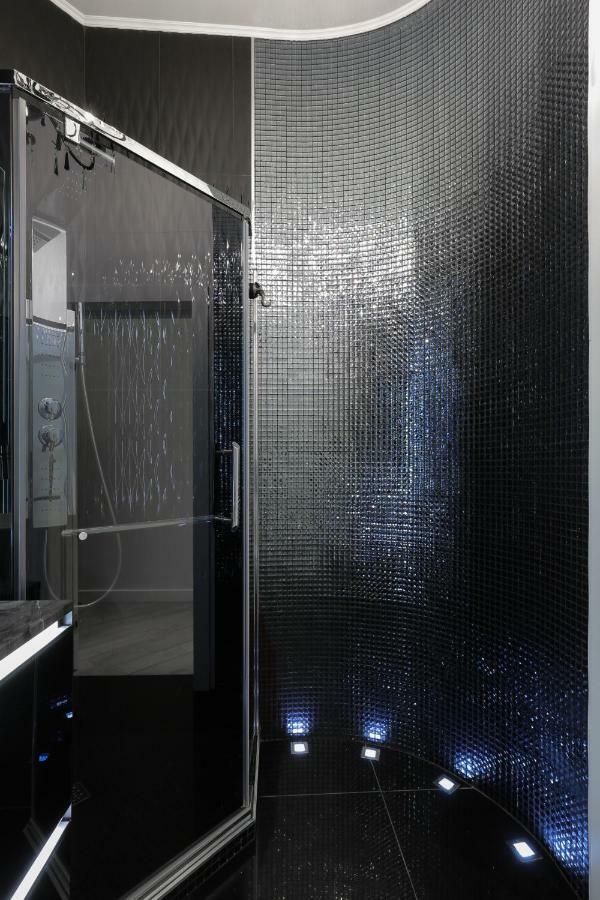 Black&White Apartment In Smart Plaza Kyiv Exterior foto